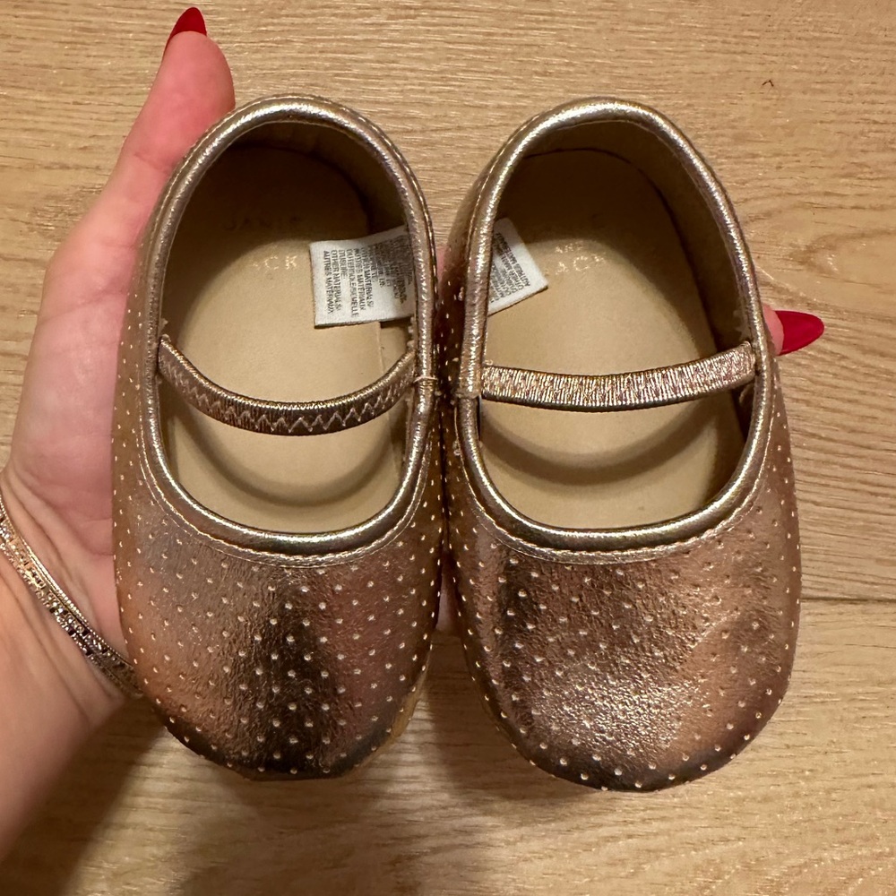 Janie and Jack Gold Metallic baby/toddler shoes (12-18m)